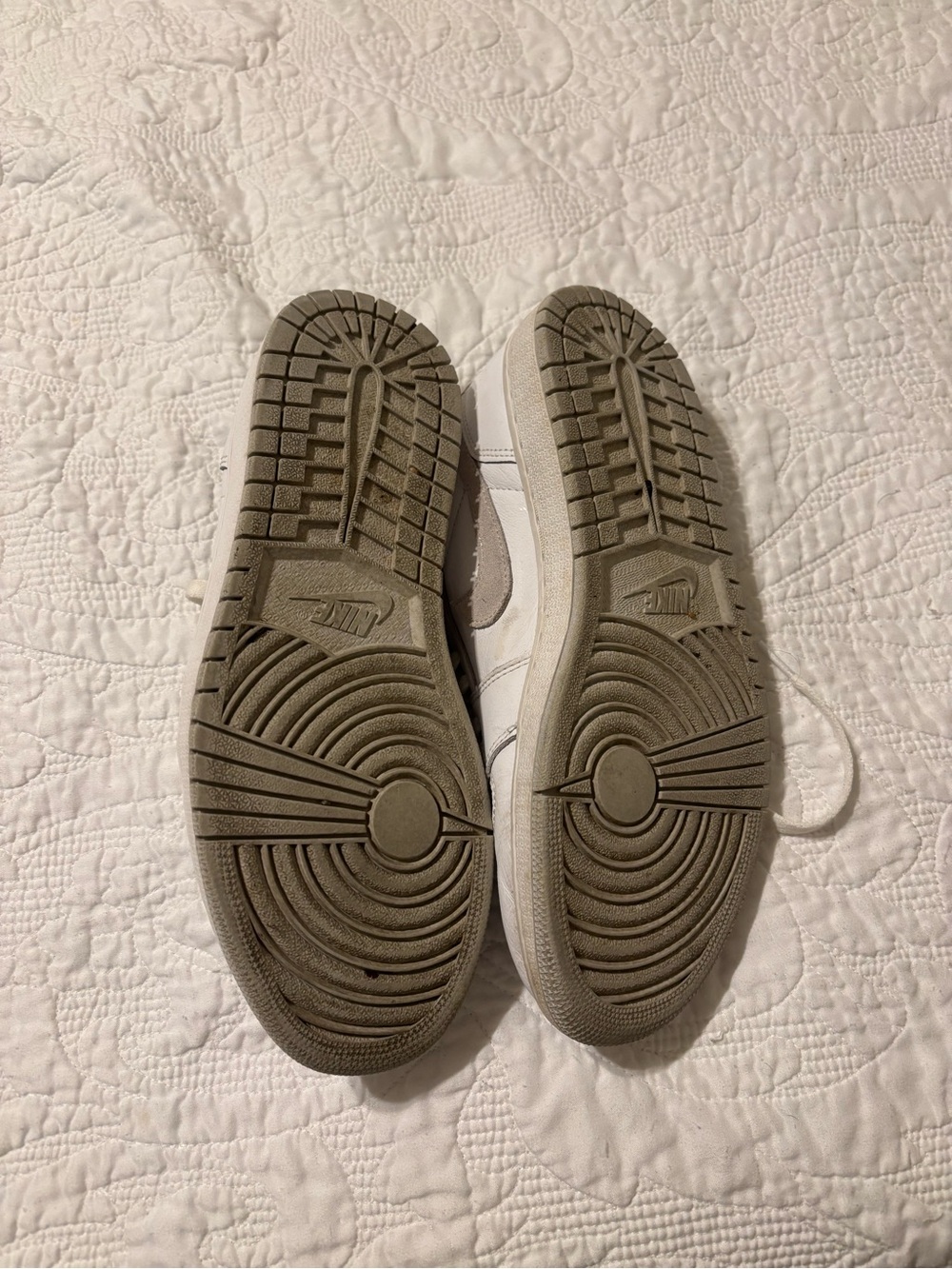 Jordan 1 Retro Low OG 'Neutral Grey' size 10 - Picture 3 of 4